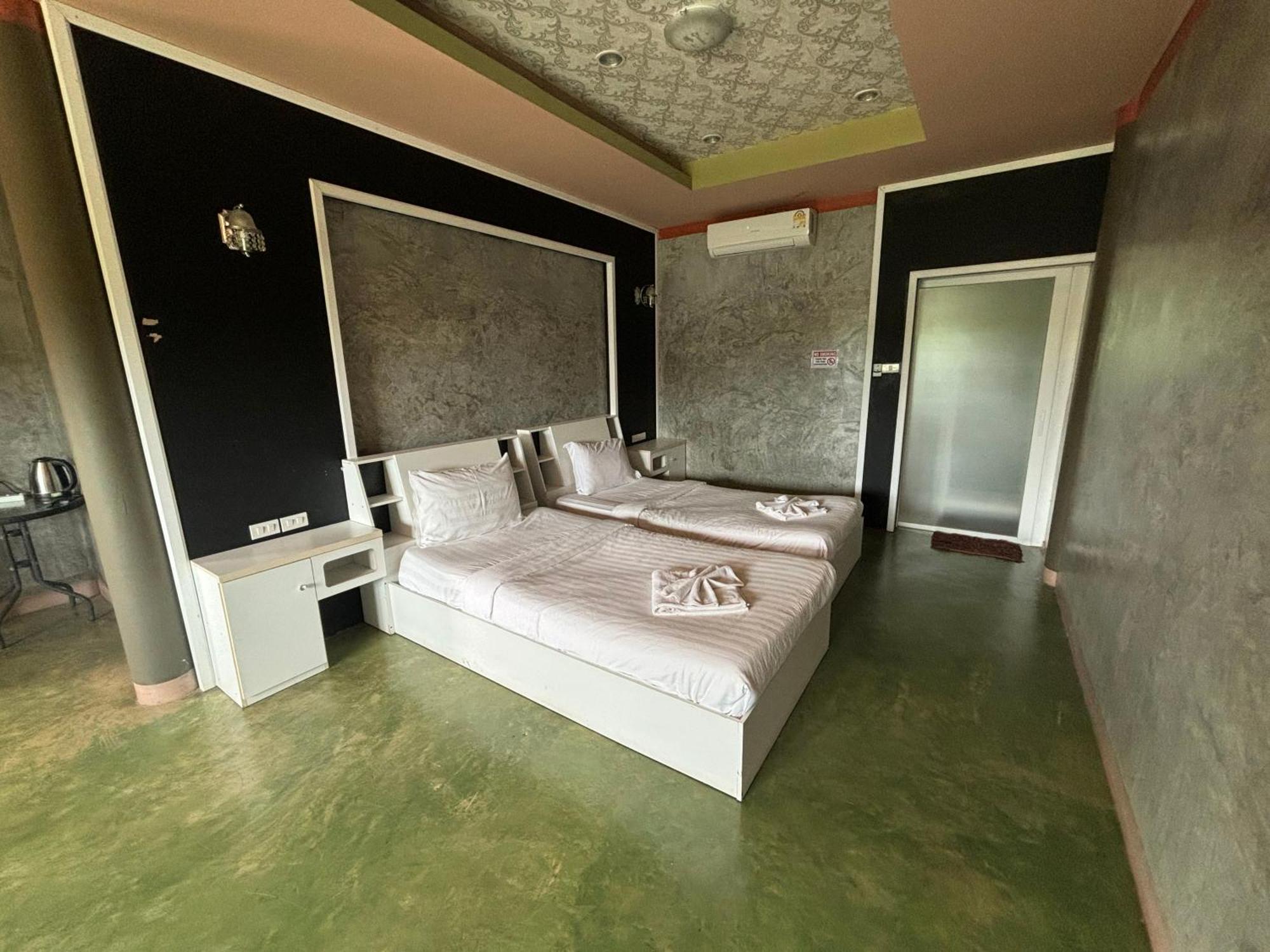 Revolution Kanchanaburi Adventure Hq Ban Chuk Kum Exterior photo
